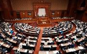 　年金制度改革法が可決、成立した参院本会議＝１３日午前