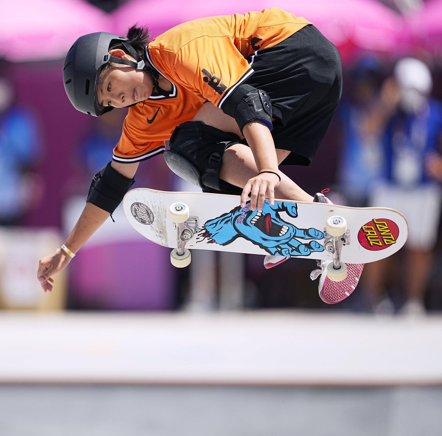 女子パーク決勝　演技する岡本碧優＝有明アーバンスポーツパーク