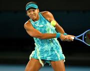 　女子シングルス１回戦でプレーする大坂なおみ＝メルボルン（ゲッティ＝共同）