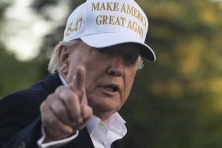 　米ホワイトハウスに到着したトランプ大統領＝４月（ＡＰ＝共同）