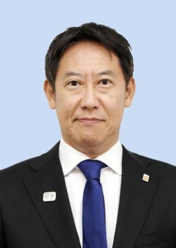 　鈴木大地氏
