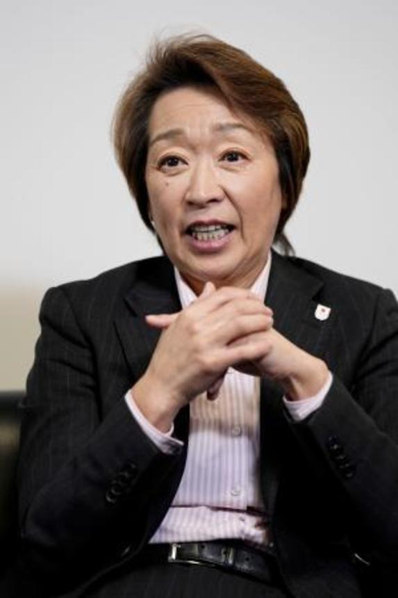 　インタビューに応じるＪＯＣの橋本聖子会長