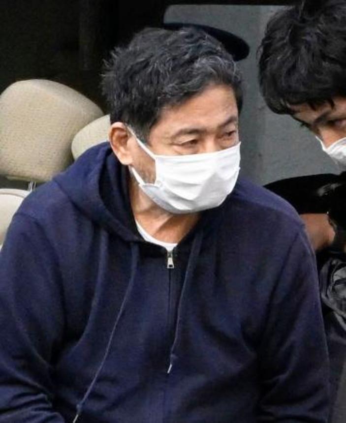 　横浜・伊勢佐木署に移送された高森清文容疑者＝９日午後４時４１分