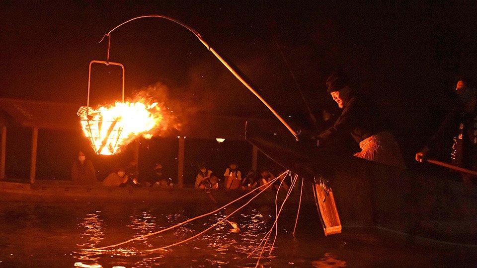 昔ながらの漁法が魅力の小瀬鵜飼＝２０２１年、関市の長良川