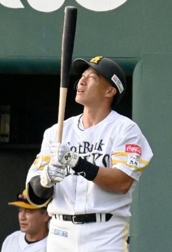　ウエスタン・リーグの広島戦で実戦復帰したソフトバンク・柳田＝タマホームスタジアム筑後