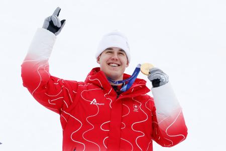 　男子スーパー大回転で金メダルを獲得したフラニョ・フォンアルメン＝ボルミオ（共同）