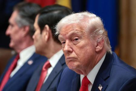 　ホワイトハウスで閣議に臨むトランプ大統領＝２９日、ワシントン（ロイター＝共同）