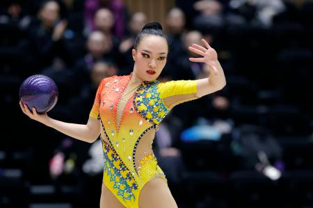　女子個人総合　松坂玲奈のボール＝高崎アリーナ