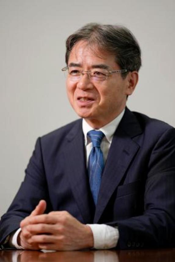 　インタビューに答えるコマツの今吉琢也社長