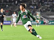 ＦＣ岐阜×相模原＝前半２８分、先制ゴールを決めたＦＣ岐阜のＭＦ窪田＝長良川競技場