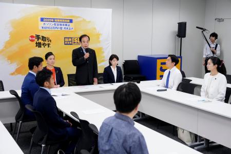　国民民主党の代表選に向け、立候補予定者を対象とした説明会＝２４日午前、国会
