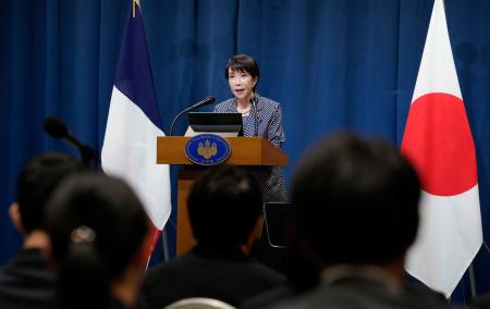 　Ｇ７サミットを終え、記者会見する高市首相＝１７日、フランス東部アルシャン（共同）