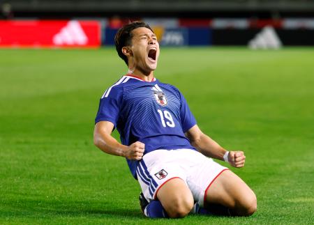 　日本―ウルグアイ　前半、先制ゴールを決め雄たけびを上げる松木＝キューアンドエースタジアムみやぎ