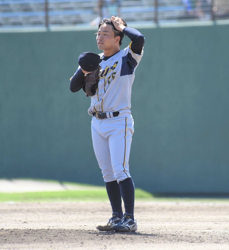 王子×西濃運輸＝７回、２ランを浴びぼうぜんと立ち尽くす西濃運輸の野田＝岡崎市民