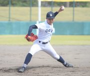 県岐阜商×大垣日大＝力投する大垣日大の２番手矢野＝大野レインボー