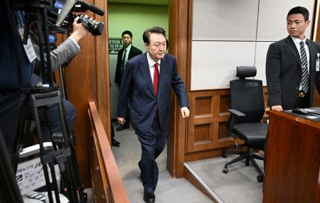 　２１日、ソウル中央地裁の第２回公判に出廷した前大統領の尹錫悦被告（共同）