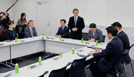 　自民、日本維新の会、公明の３党が開いた小学校の給食無償化に向けた実務者協議＝７日午前、国会