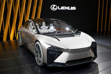 　トヨタ自動車「レクサス」の次世代ＥＶのコンセプトモデル「ＬＦ―ＺＣ」＝２０２３年１０月、東京都江東区の東京ビッグサイト