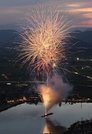 昨年７月に行われたおがせ池夏まつり花火大会でのスターマイン