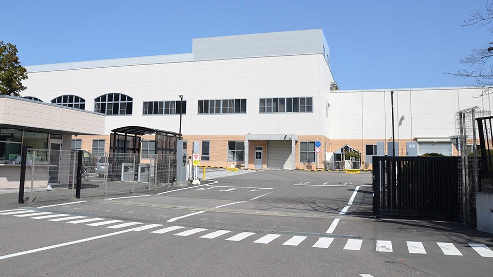 三菱自動車が大王製紙に売却するパジェロ製造の本社工場＝１６日午前、加茂郡坂祝町酒倉
