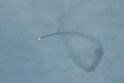 　打ち上げ後に落下するロケット＝１２日午前、北海道大樹町