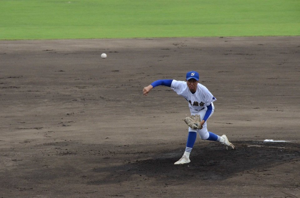 中津川工×岐阜総合＝先発する岐阜総合の浅野＝大垣北