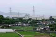 　九州電力玄海原発（奥）が立地する佐賀県玄海町＝１２日午後