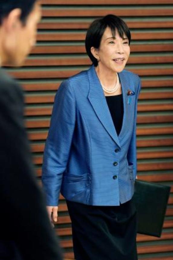 　共同通信加盟社編集局長会議での講演を終え、引き揚げる高市首相＝２３日午後、東京・東新橋