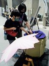 岐阜和傘の後進育成を支援する「たる募金」に協力するファン＝岐阜市長良福光、長良川国際会議場