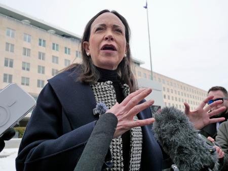 　２８日、米ワシントンで記者団の取材に応じるベネズエラの野党指導者マチャド氏（共同）