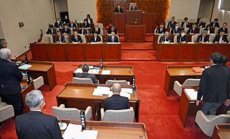 　町名変更の賛否を問う住民投票条例案を否決した北海道清水町議会＝１１日午前