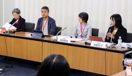 　記者会見する代理人弁護士ら＝６日午後、東京都千代田区