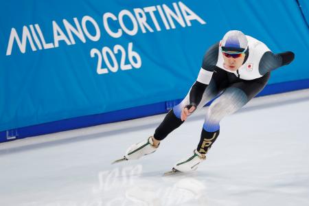 　男子１５００メートル　滑走する蟻戸一永。２６位だった＝ミラノ（共同）