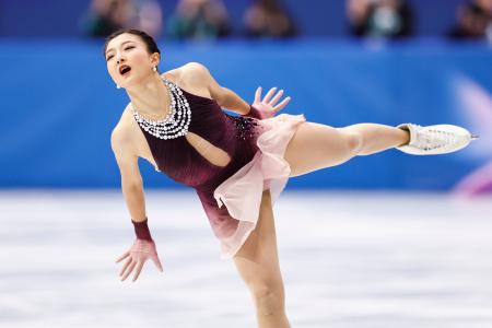 　団体女子フリー　演技する坂本花織＝ミラノ（共同）