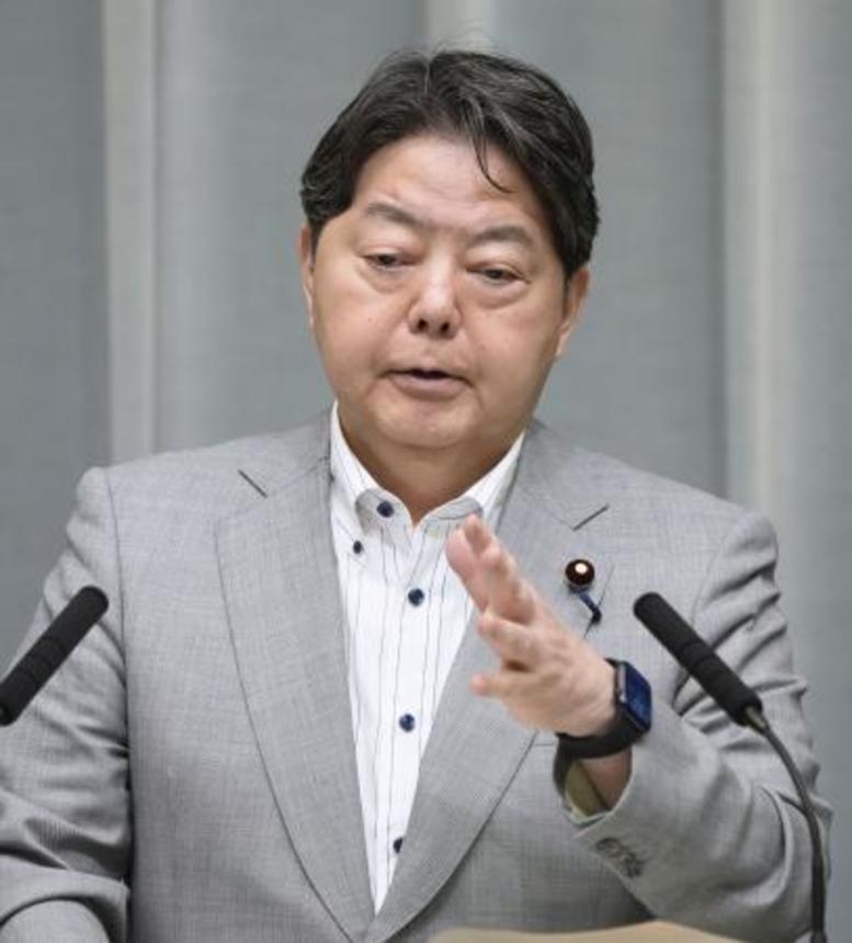 　記者会見する林官房長官＝１６日午前、首相官邸