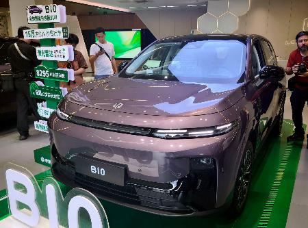 　「リープモーター」のＳＵＶの新型ＥＶ「Ｂ１０」＝５月、中国浙江省杭州市（共同）