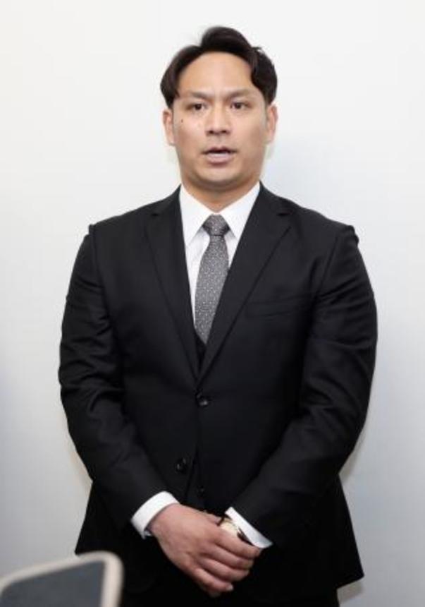 　現役引退を表明する田中広輔内野手＝１７日、マツダスタジアム