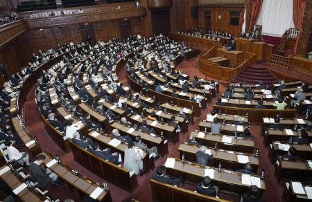 　参院本会議場