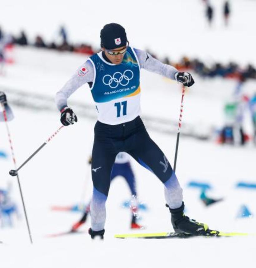 　ノルディックスキー複合男子個人ノーマルヒルの後半距離で力走する渡部暁斗＝１１日、テーゼロ（共同）