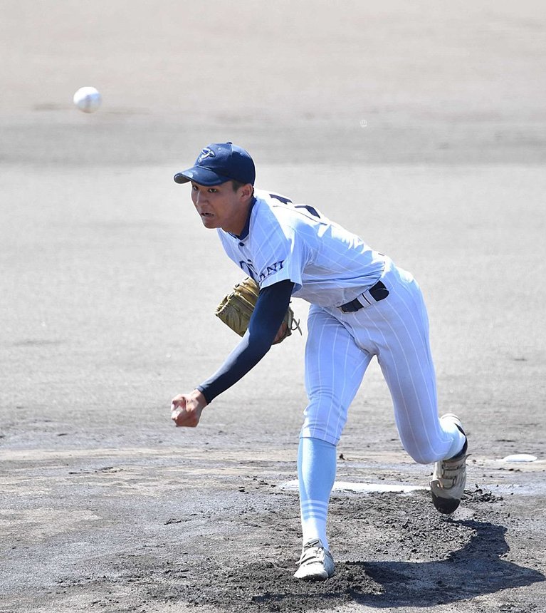 大垣日大×帝京大可児＝力投する帝京大可児の先発加藤大和＝長良川