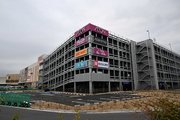 新設された立体駐車場。１２月２日から利用できる＝各務原市那加萱場町、イオンモール各務原