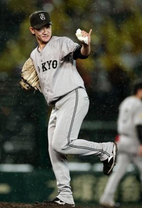 　６回２失点で３勝目を挙げた巨人・井上＝甲子園