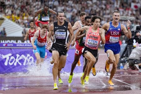　陸上の世界選手権東京大会の男子３０００メートル障害決勝＝２０２５年９月１５日、東京・国立競技場