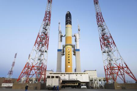 　３月、鹿児島県の種子島宇宙センターでエンジン燃焼試験に臨むＨ３ロケット６号機（ＪＡＸＡ提供）