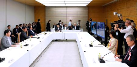 　経済財政諮問会議＝７日午後、首相官邸
