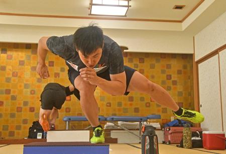 　練習を公開した新濱立也＝１５日、北海道網走市