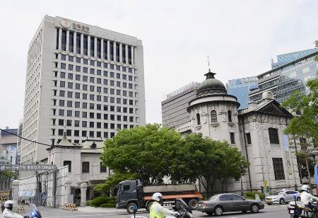 　ソウルにある韓国銀行（共同）