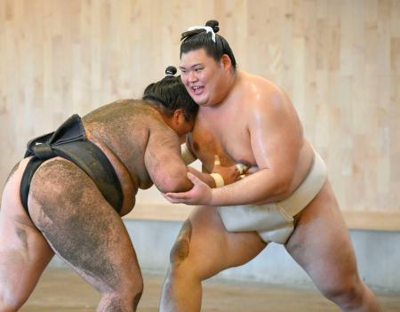 　稽古で汗を流す新横綱・大の里＝愛知県安城市の二所ノ関部屋宿舎