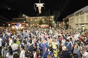 約４００年の歴史がある郡上おどり＝郡上市八幡町