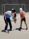 スナッグゴルフを学ぶ児童＝瑞浪市釜戸町、釜戸小学校